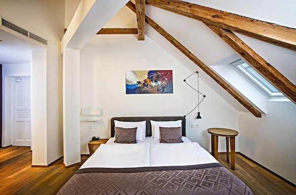 Hotell Golden Crown
