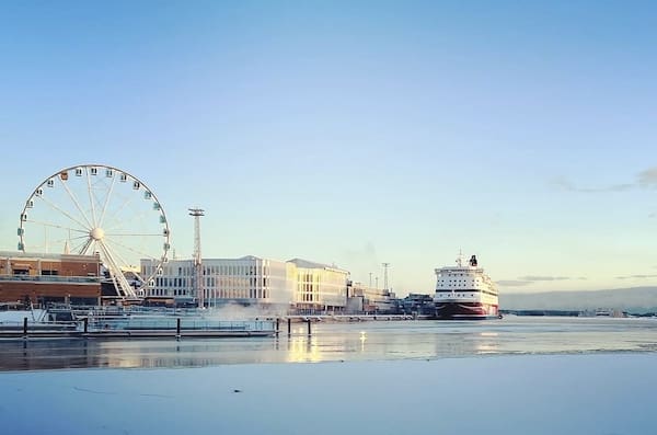 Vy över Helsingfors hamn