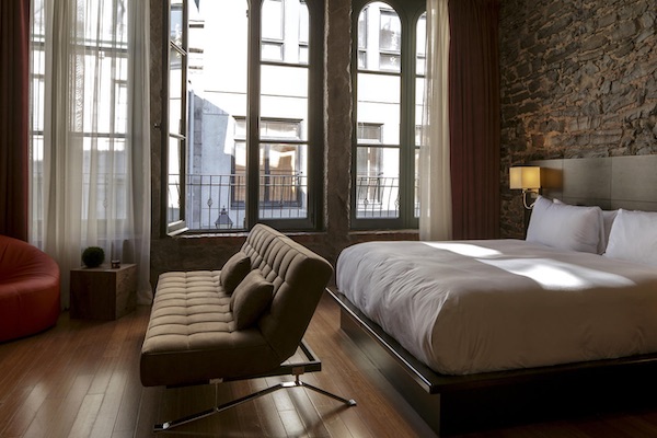 Le Petit Hotell