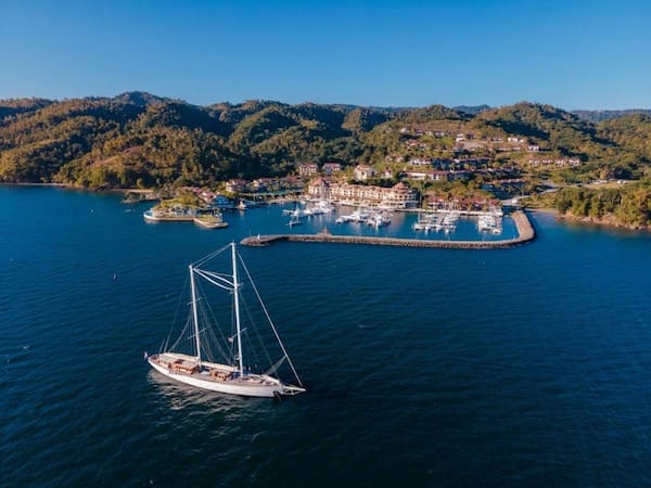 The Bannister Hotel &amp; Yacht Club